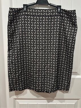 Ann Taylor Black and White Geometric Pencil Skirt